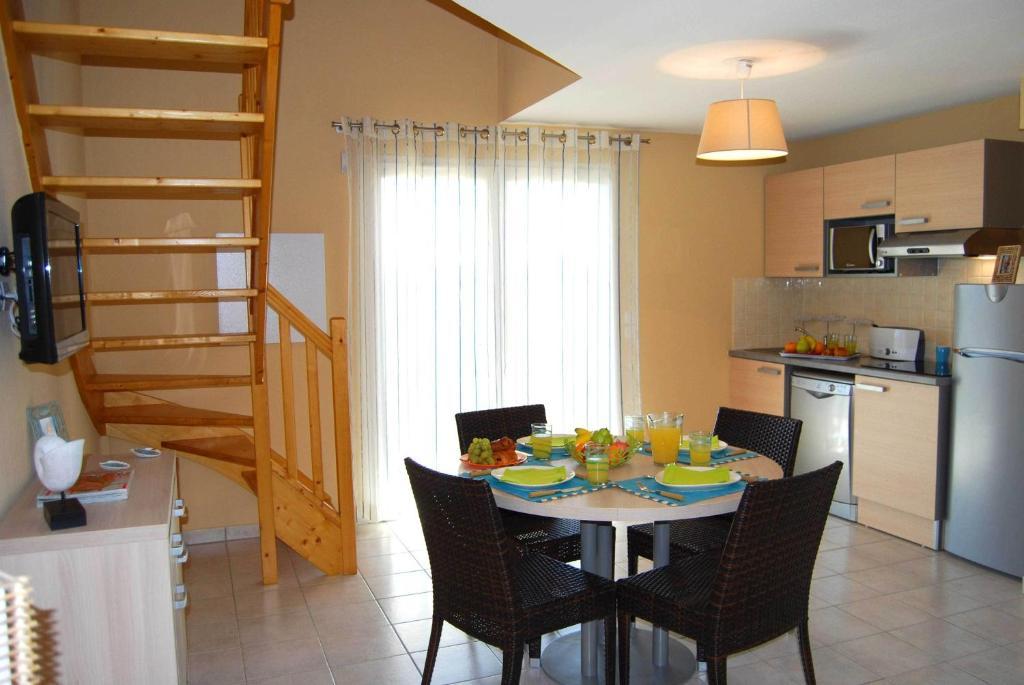 Lagrange Grand Bleu Vacances – Résidence Le Mas de Torreilles Habitación foto